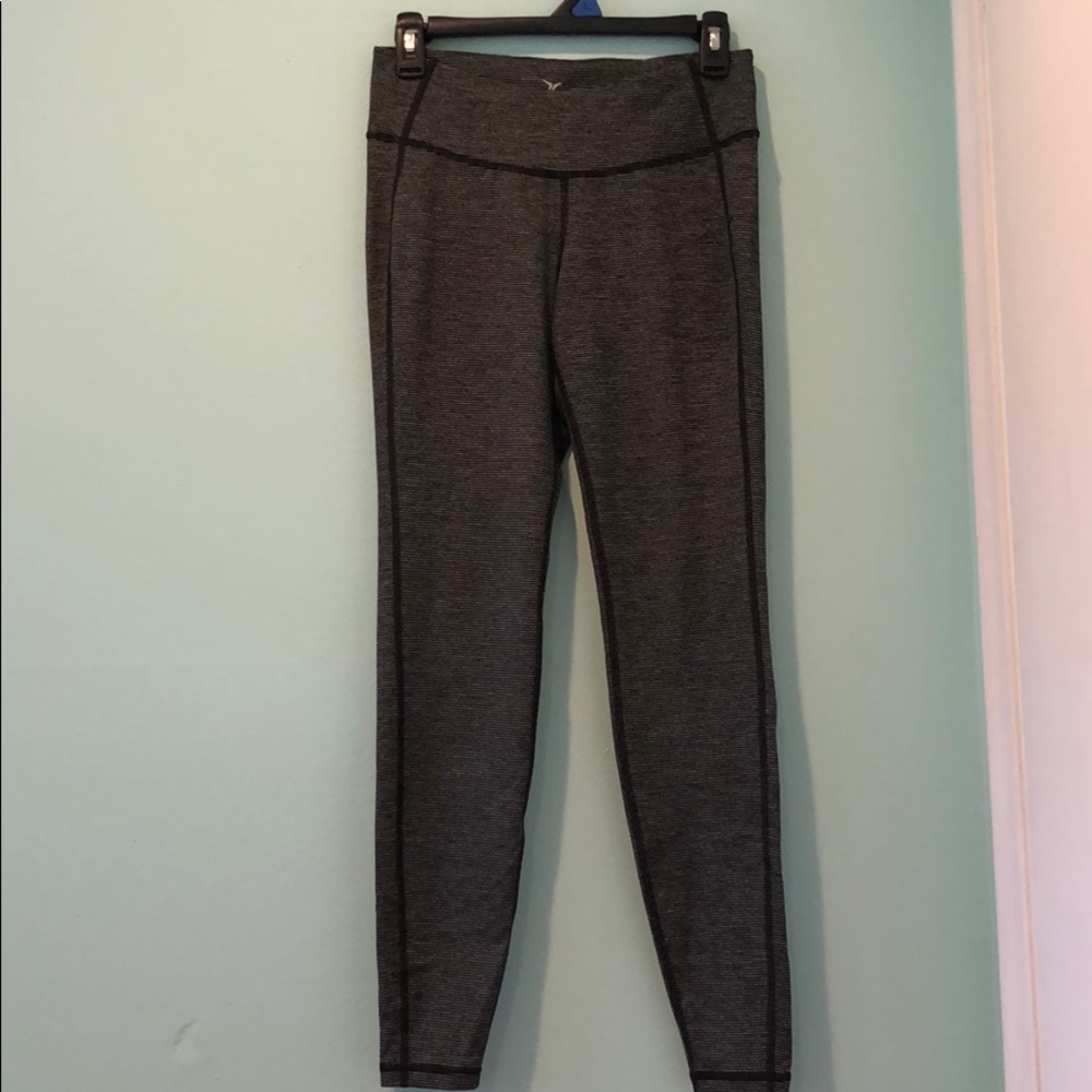 Women’s Old Navy Active Go-Dry M Stripes Leggings